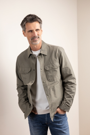 WOOLRICH zomerjas look 26